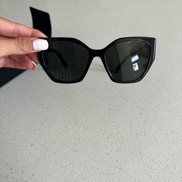 Prada Sunglasses - Picture 5 of 6